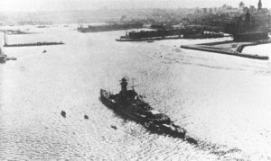 El Graf Spee entrando al Puerto de Montevideo