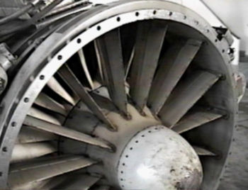 Admisin del aire del motor J-85 con los alabes fijos de geometra variable