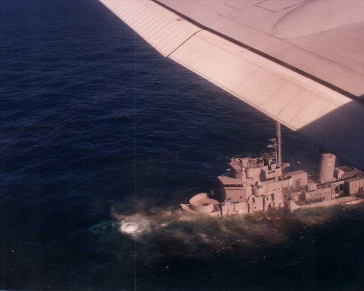 El agua ya cubre casi toda la superestructura